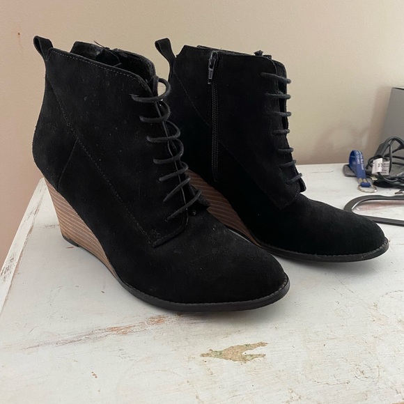 Diba True Wedge Booties - Picture 2 of 2